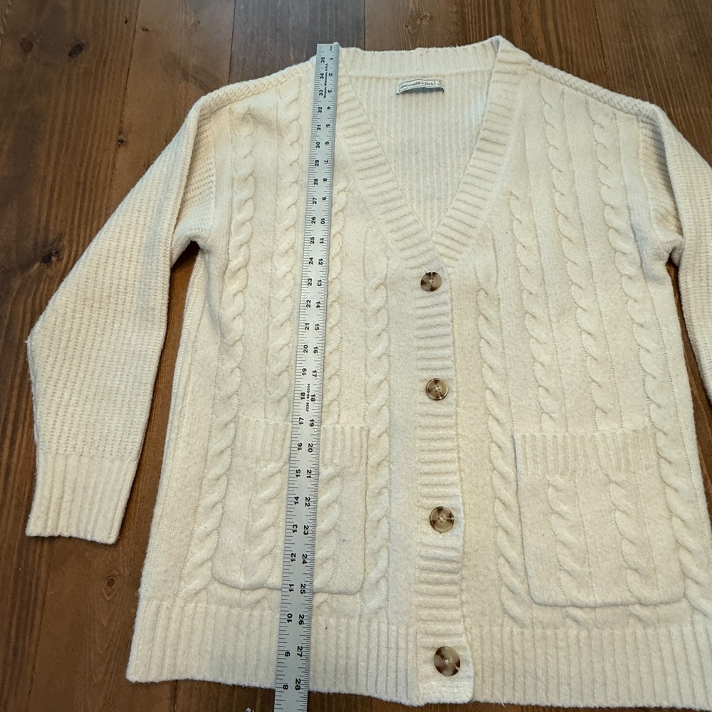 Abercrombie & Fitch Cable Knit Oversized Cardigan Sweater Womens Small Cream - Picture 2 of 7